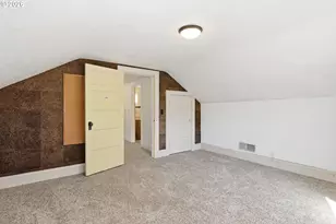 805 E 12th St, The Dalles, OR 97058 - Photo 26