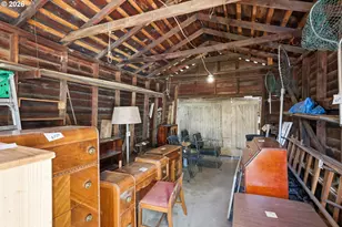 805 E 12th St, The Dalles, OR 97058 - Photo 32