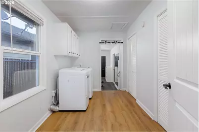 886 SW Birch St, Dallas, OR 97338 - Photo 10