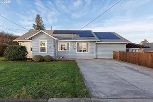 886 SW Birch St, Dallas, OR 97338 - Photo 1