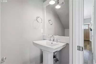9578 N Burr Ave, Portland, OR 97203 - Photo 16