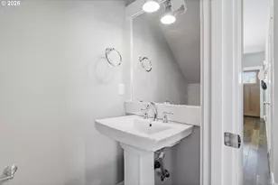 9578 N Burr Ave, Portland, OR 97203 - Photo 16
