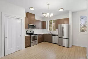 10843 E Burnside St, Portland, OR 97216 - Photo 14