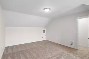 10843 E Burnside St, Portland, OR 97216 - Photo 30