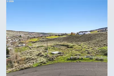 1100 Columbia View Dr, Arlington, OR 97812 - Photo 2