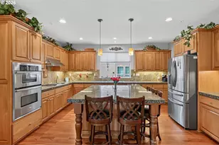 12026 SW Surrey St, Wilsonville, OR 97070 - Photo 8