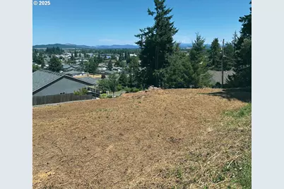 755 Holbrook, Creswell, OR 97426 - Photo 2