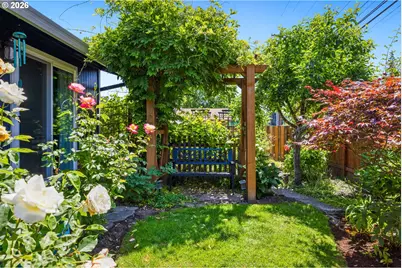 2817 NE Meadow Ct, Hillsboro, OR 97124 - Photo 30