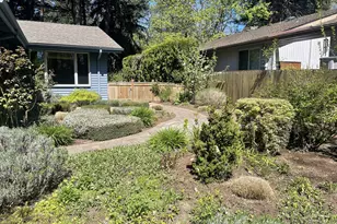 2280 Tabor St, Eugene, OR 97401 - Photo 2