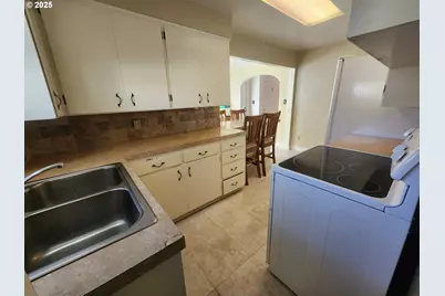 219 S 7th St, Nyssa, OR 97913 - Photo 4