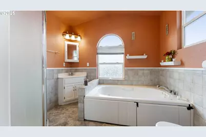 63776 Flanagan Rd, Coos Bay, OR 97420 - Photo 22