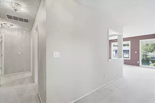 8229 SW Mariners Dr, Wilsonville, OR 97070 - Photo 8