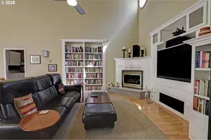 1933 SW Broadleaf Dr, Portland, OR 97219 - Photo 12