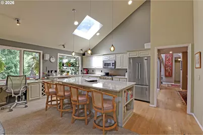 1933 SW Broadleaf Dr, Portland, OR 97219 - Photo 8