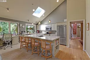 1933 SW Broadleaf Dr, Portland, OR 97219 - Photo 8