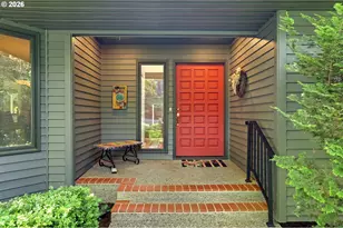 1933 SW Broadleaf Dr, Portland, OR 97219 - Photo 2