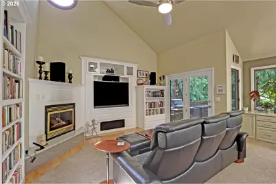 1933 SW Broadleaf Dr, Portland, OR 97219 - Photo 14