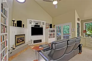 1933 SW Broadleaf Dr, Portland, OR 97219 - Photo 14