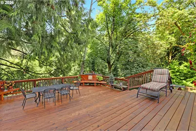 1933 SW Broadleaf Dr, Portland, OR 97219 - Photo 18