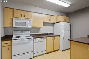 9817 NE Irving St, Portland, OR 97220 - Photo 12
