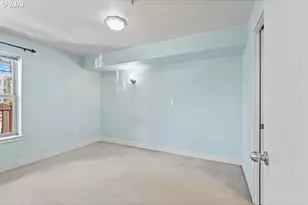 9817 NE Irving St, Portland, OR 97220 - Photo 20