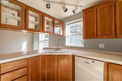 887 Jackson Ave, Bandon, OR 97411 - Photo 14