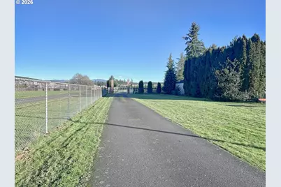 10605 NE 117th Ave, Vancouver, WA 98662 - Photo 4