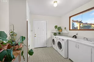 381 N Main St, Dufur, OR 97021 - Photo 20