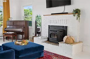 381 N Main St, Dufur, OR 97021 - Photo 8