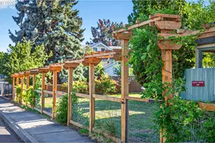 381 N Main St, Dufur, OR 97021 - Photo 2