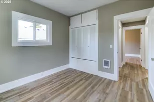 10104 SE Holgate Blvd, Portland, OR 97266 - Photo 12