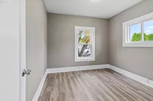 10104 SE Holgate Blvd, Portland, OR 97266 - Photo 10