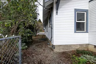 10104 SE Holgate Blvd, Portland, OR 97266 - Photo 24