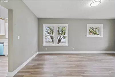 10104 SE Holgate Blvd, Portland, OR 97266 - Photo 4