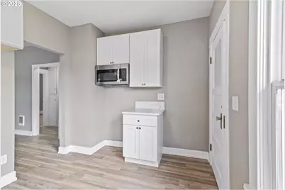 10104 SE Holgate Blvd, Portland, OR 97266 - Photo 8