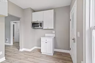 10104 SE Holgate Blvd, Portland, OR 97266 - Photo 8