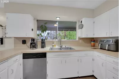 815 NW Merrie Dr, Corvallis, OR 97330 - Photo 14