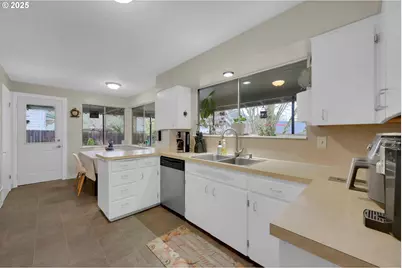 815 NW Merrie Dr, Corvallis, OR 97330 - Photo 10