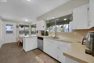 815 NW Merrie Dr, Corvallis, OR 97330 - Photo 10