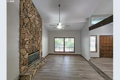 8768 SW Iroquois Dr, Tualatin, OR 97062 - Photo 4