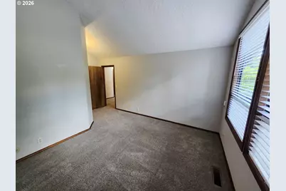 8768 SW Iroquois Dr, Tualatin, OR 97062 - Photo 10