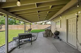 609 E Sunset Ct, Newberg, OR 97132 - Photo 30