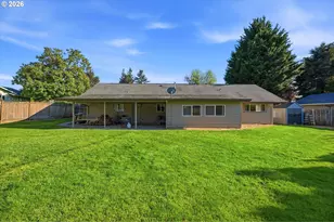 609 E Sunset Ct, Newberg, OR 97132 - Photo 6