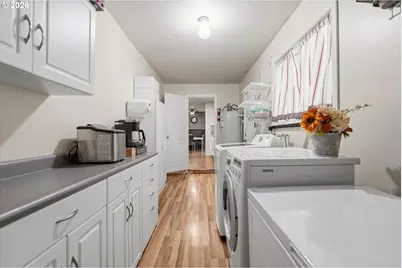 609 E Sunset Ct, Newberg, OR 97132 - Photo 18