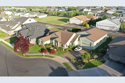 867 Corsair Dr, Independence, OR 97351 - Photo 42