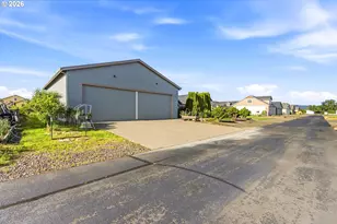 867 Corsair Dr, Independence, OR 97351 - Photo 36