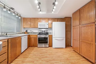 1480 SE Jacquelin Dr, Hillsboro, OR 97123 - Photo 14