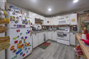 1111 SW 13th St, Lincoln City, OR 97367 - Photo 22