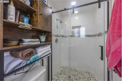 1111 SW 13th St, Lincoln City, OR 97367 - Photo 14