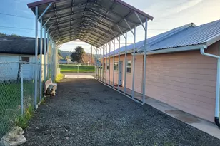 811 Laurel Ave, Reedsport, OR 97467 - Photo 28